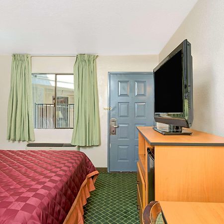 Travelodge Sacramento/Rancho Cordova Extérieur photo